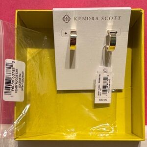 Kendra Scott Henry Huggie Gold Hoop Earrings
